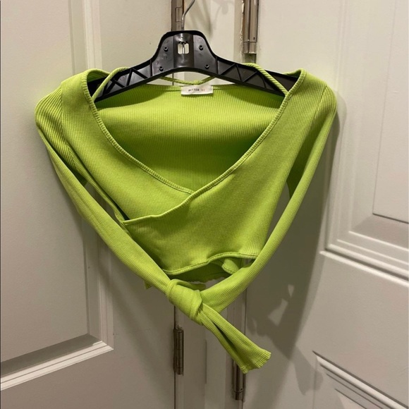Lime Green Criss Cross crop top - Picture 1 of 2
